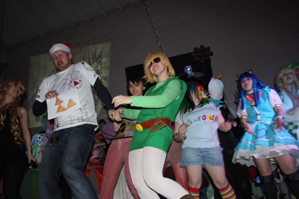 B-XmassCon 2 – cosplay (Kitsune): newfags can't triforce